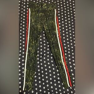 No boundaries girls high rise snake pattern leggings w/ red&white stripes-size M